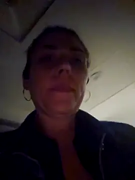 Ellie-L-Elizabeth online show from May 10, 2:59 am