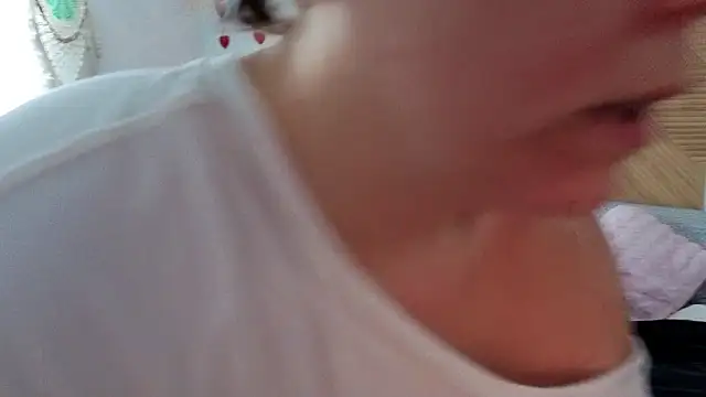 Ellie-L-Elizabeth online show from February 16, 5:44 pm