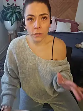 Ellie-L-Elizabeth online show from February 19, 7:00 pm