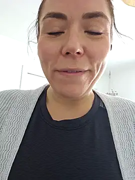 Snapshot of Ellie-L-Elizabeth chatting on January 28, 4:08 pm Ellie-L-Elizabeth online show from January 28, 4:08 pm