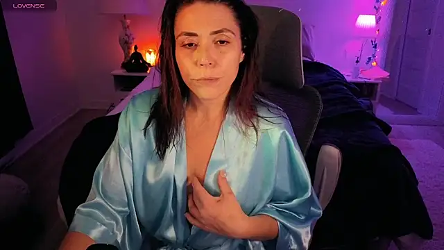 Ellie-L-Elizabeth online show from October 25, 4:22 am