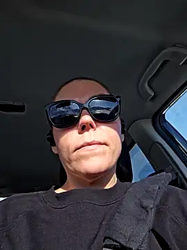 Snapshot of Ellie-L-Elizabeth chatting on February 19, 2:33 pm Ellie-L-Elizabeth online show from February 19, 2:33 pm
