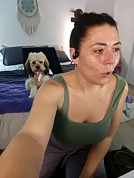 Ellie-L-Elizabeth online show from November 9, 10:58 pm