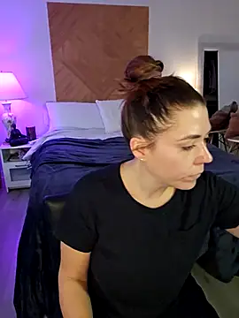 Ellie-L-Elizabeth online show from November 20, 5:13 pm