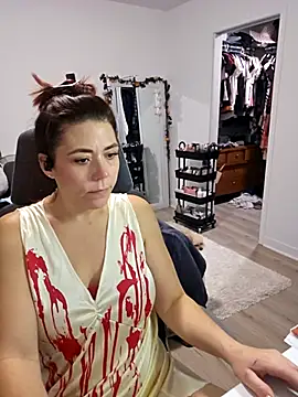 Ellie-L-Elizabeth online show from October 24, 4:17 pm