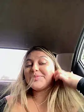 lunablossom  online show from January 16, 8:57 pm