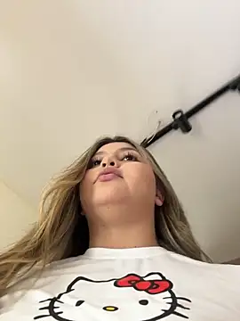 lunablossom  online show from March 3, 7:43 pm