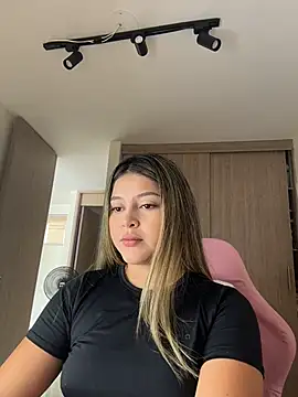 lunablossom  online show from March 29, 3:35 pm