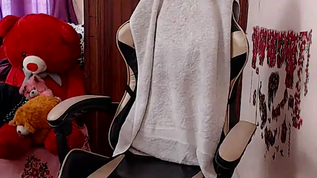 Naughty Kashish online show from May 20, 6:10 am