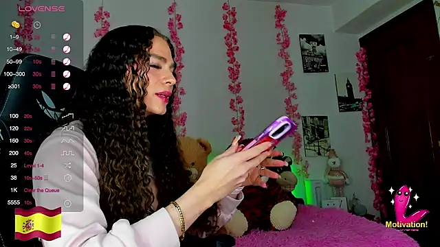 Snapshot of gabrielatafur_ chatting on January 14, 8:41 am gabrielatafur online show from January 14, 8:41 am