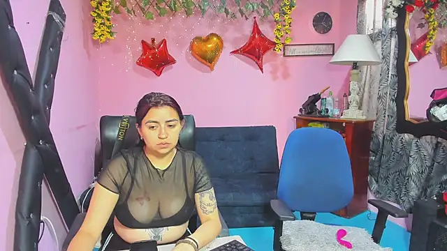 lesbiancuple online show from February 21, 11:56 am