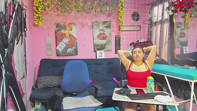 lesbiancuple online show from May 26, 1:20 pm