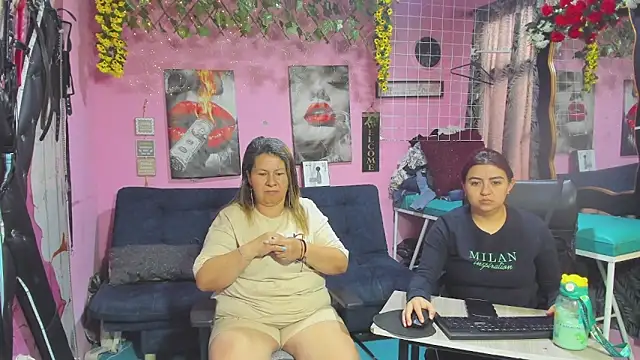 lesbiancuple online show from May 28, 12:22 pm