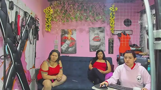 lesbiancuple online show from May 15, 12:36 pm