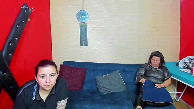 lesbiancuple online show from November 8, 1:20 am