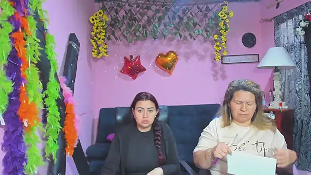 lesbiancuple online show from February 25, 11:54 am