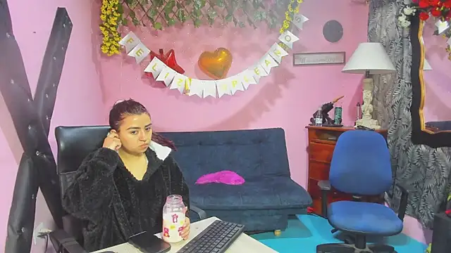 lesbiancuple online show from March 10, 11:58 am