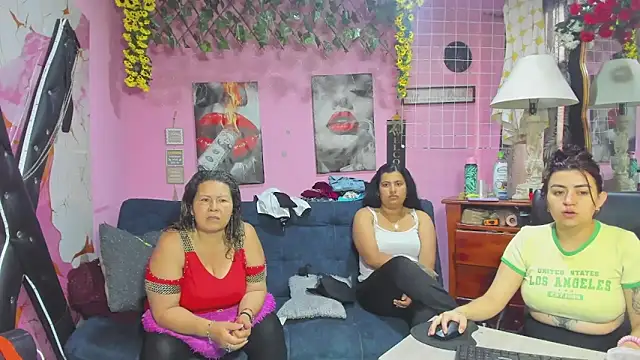 lesbiancuple online show from May 8, 12:20 pm