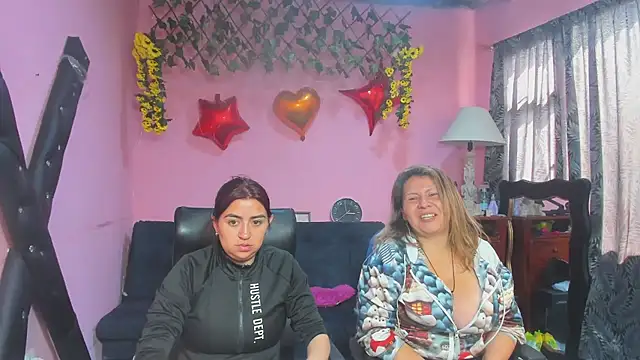 lesbiancuple online show from February 17, 2:58 pm