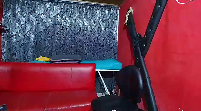 Snapshot of lesbiancuple chatting on March 11, 12:00 am lesbiancuple online show from March 11, 12:00 am