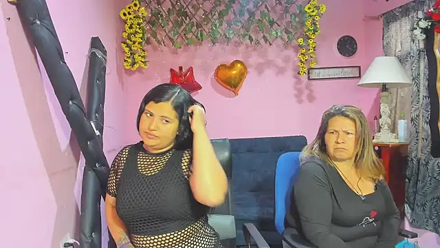 lesbiancuple online show from February 24, 12:28 pm