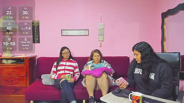 lesbiancuple online show from November 19, 1:33 pm