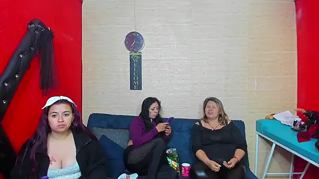 Snapshot of lesbiancuple chatting on September 22, 12:16 am lesbiancuple online show from September 22, 12:16 am