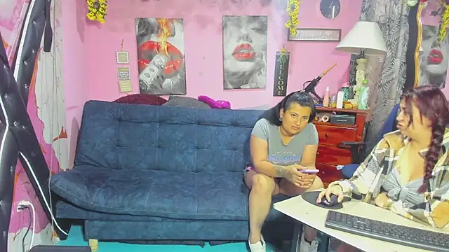 lesbiancuple online show from May 4, 12:08 pm