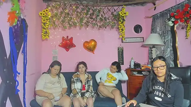 lesbiancuple online show from March 28, 11:33 am