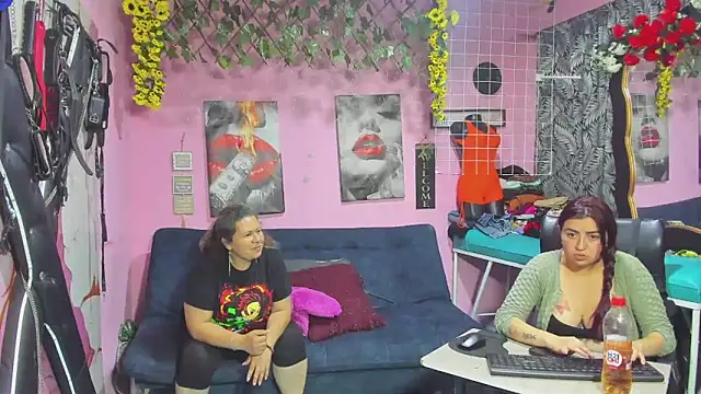 lesbiancuple online show from May 13, 1:56 am