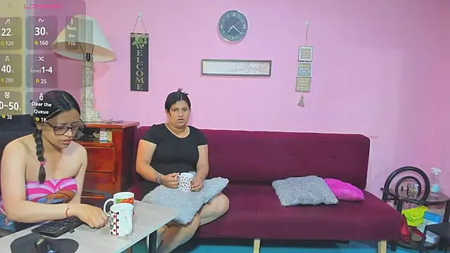 Snapshot of lesbiancuple chatting on September 22, 12:22 pm lesbiancuple online show from September 22, 12:22 pm