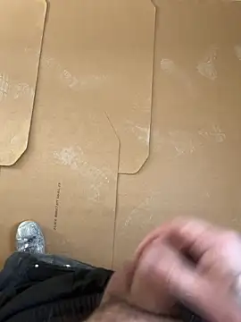 Snapshot of RenaudS-02 chatting on March 9, 2:20 pm RenaudS-02 online show from March 9, 2:20 pm