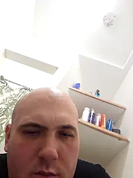 mario890605 online show from March 10, 7:29 pm