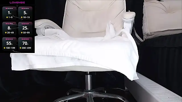 Snapshot of qianqian_ chatting on December 19, 11:45 am qianqian online show from December 19, 11:45 am