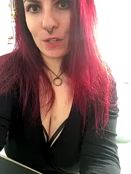 Snapshot of LunaMoongirl chatting on November 4, 2:32 pm LunaMoongirl online show from November 4, 2:32 pm