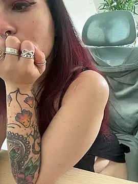 LunaMoongirl online show from May 15, 12:03 pm