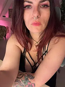LunaMoongirl online show from June 6, 11:10 pm