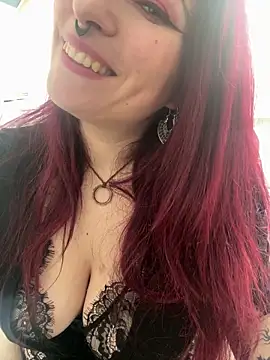 Snapshot of LunaMoongirl chatting on November 5, 1:36 pm LunaMoongirl online show from November 5, 1:36 pm