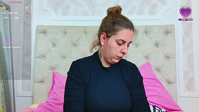 KarinaNoir online show from April 15, 3:56 am