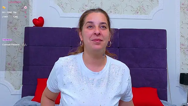 Snapshot of KarinaNoir chatting on July 6, 3:57 am KarinaNoir online show from July 6, 3:57 am
