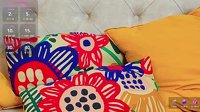 Snapshot of KarinaNoir chatting on December 4, 5:17 am KarinaNoir online show from December 4, 5:17 am