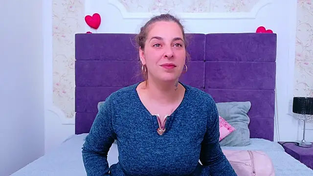 KarinaNoir online show from May 7, 4:17 am
