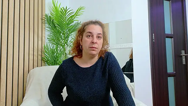 KarinaNoir online show from May 6, 3:54 am