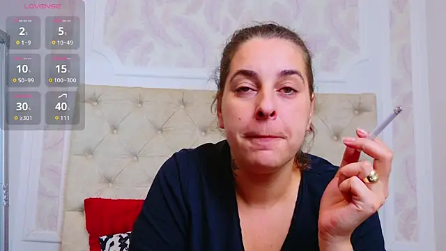 Snapshot of KarinaNoir chatting on September 10, 3:49 am KarinaNoir online show from September 10, 3:49 am
