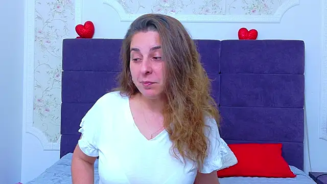 Snapshot of KarinaNoir chatting on June 15, 4:12 am KarinaNoir online show from June 15, 4:12 am
