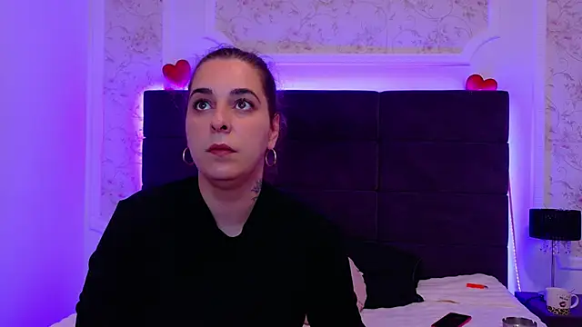 KarinaNoir online show from May 14, 3:47 am