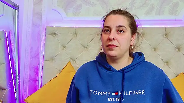 KarinaNoir online show from March 14, 5:13 am