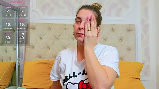 Snapshot of KarinaNoir chatting on November 26, 5:07 am KarinaNoir online show from November 26, 5:07 am