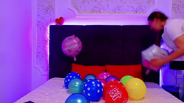 KarinaNoir online show from May 26, 3:48 am