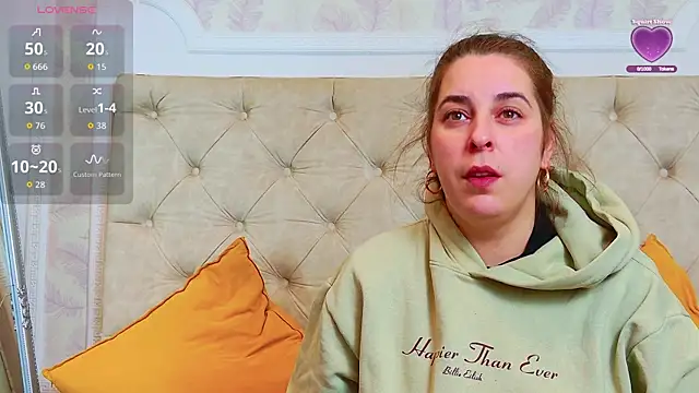 Snapshot of KarinaNoir chatting on January 12, 4:30 am KarinaNoir online show from January 12, 4:30 am